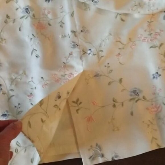 Ann Taylor Silk Embroidered Floral Mini Dress Size 2 Sleeveless Boat Neck - Picture 4 of 5